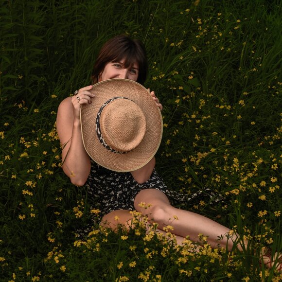 Meet your Posher, Nicollette - Picture 2 of 6